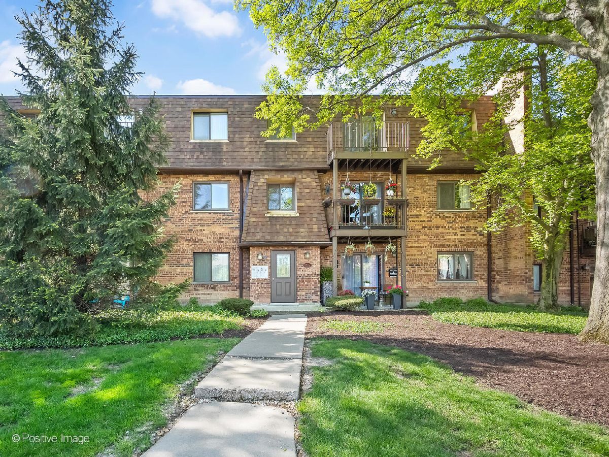 Condominiums Sold Hidden Valley Lombard Illinois, 1512 Fairfield