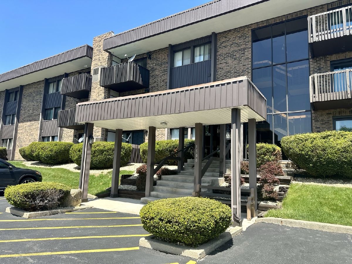 Condominiums & Homes Sold Woodland Terrace Joliet Illinois, 1500 Woodbridge