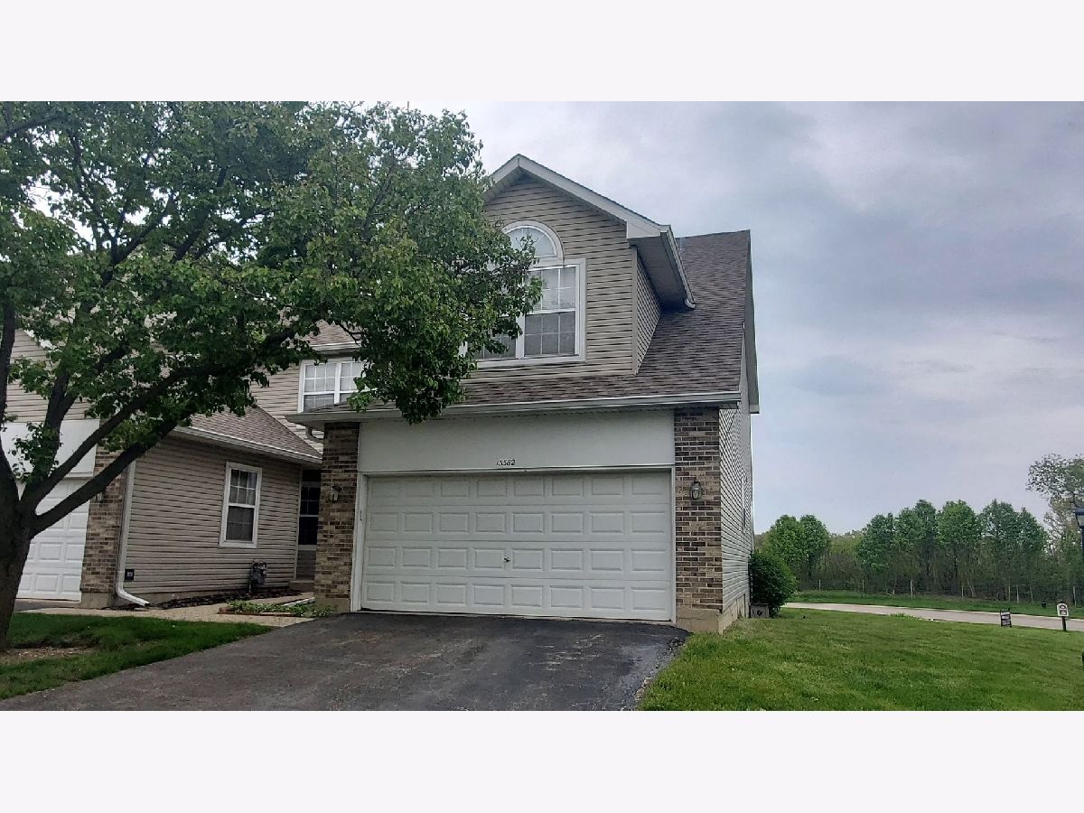 Townhomes & Condos Rented Whispering Lake Lake Bluff Illinois, 13382 Heiden