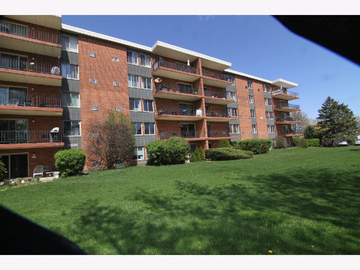Condominiums Sold Lake Run Prospect Heights Illinois, 18 Old Willow