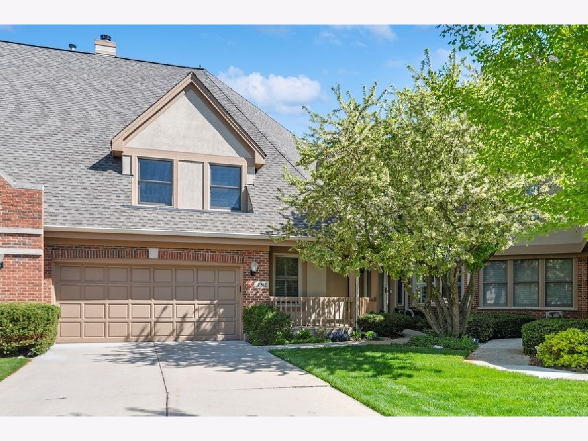 Townhomes & Homes Sold Cotswold Northbrook Illinois, 2512 Windrush