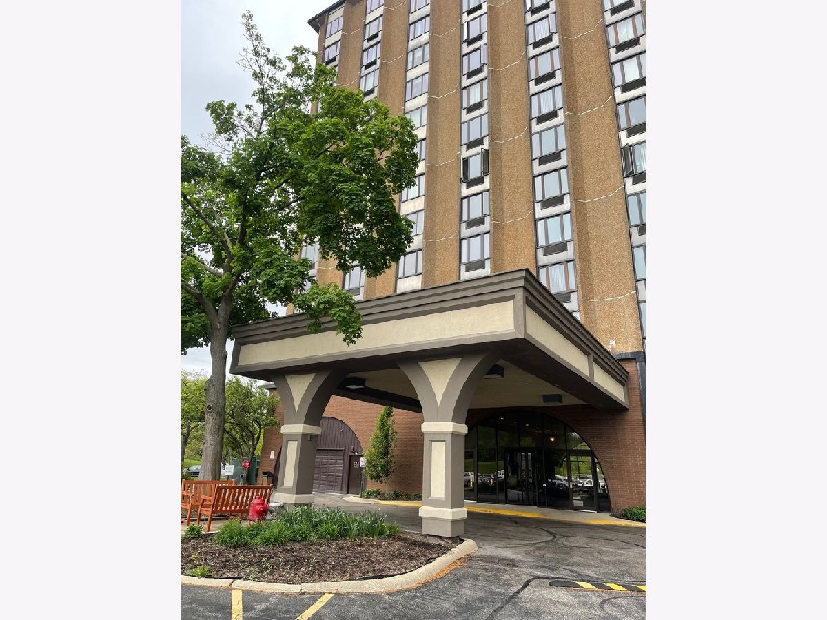 Condominiums Rented Renaissance Place Palatine Illinois, 1 Renaissance