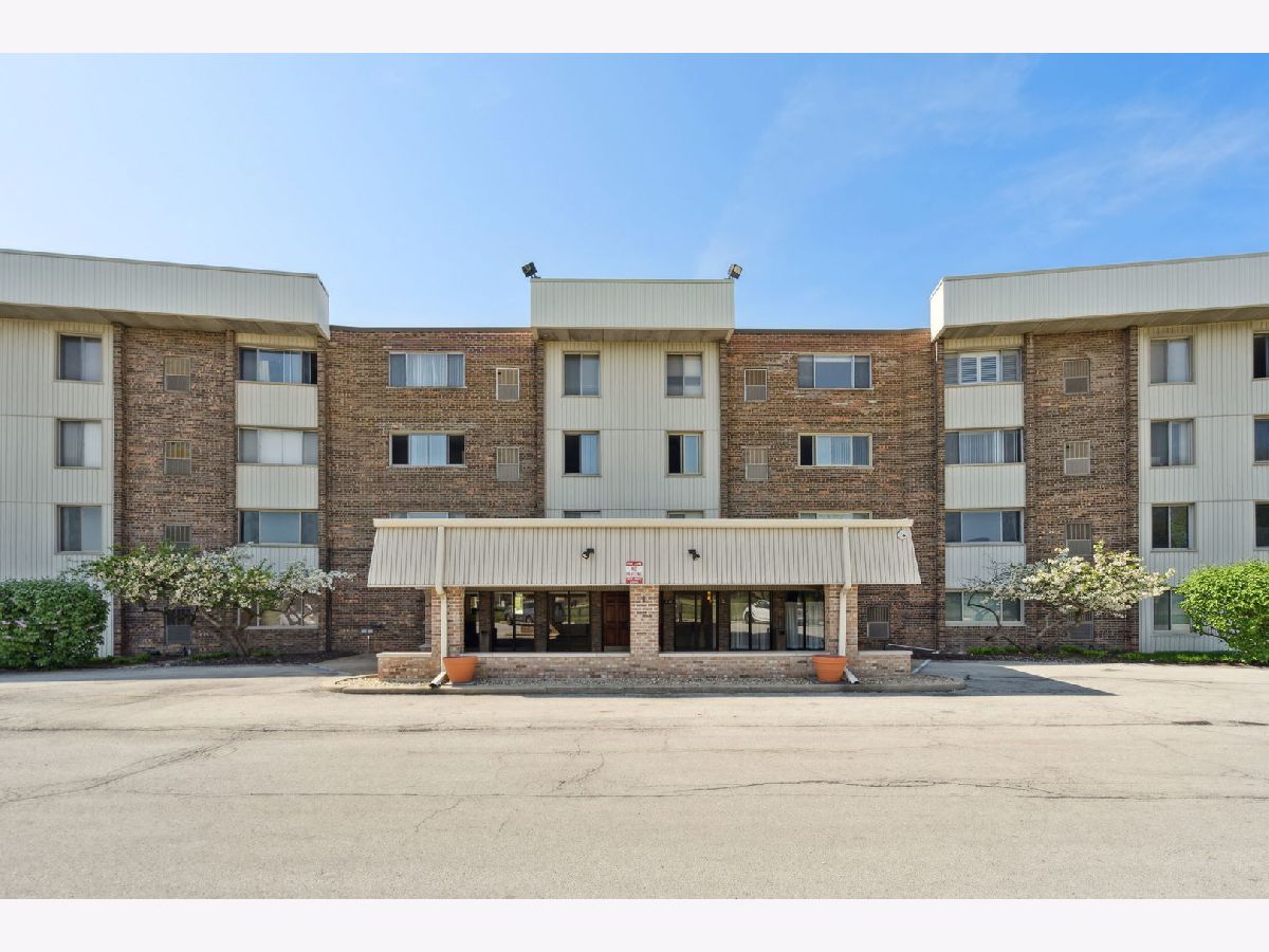 Condominiums Sold York Meadows Elmhurst Illinois, 841 York