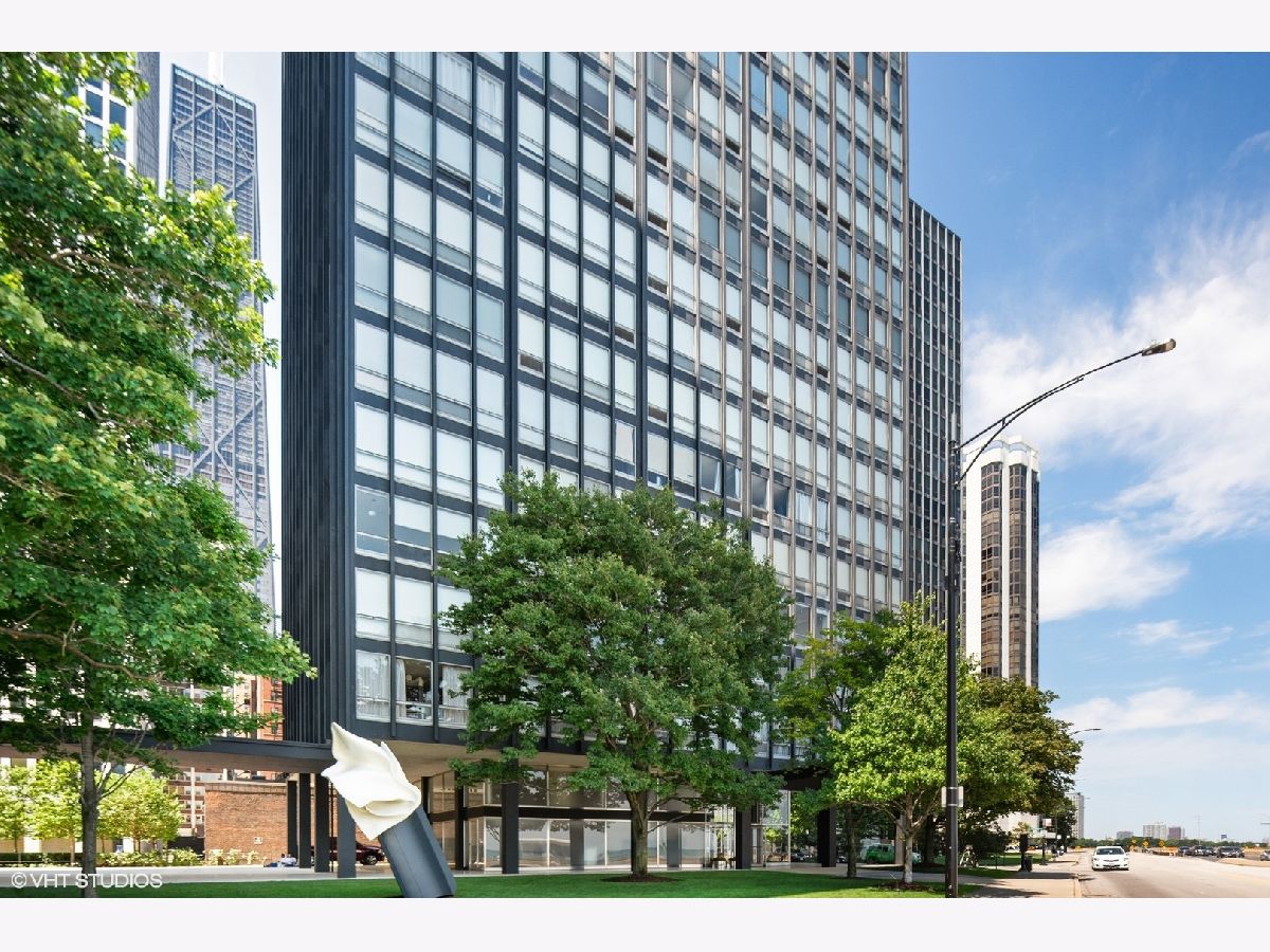 Condominiums For Sale Mies Van Der Rohe Chicago Illinois, 880 Lake Shore Drive