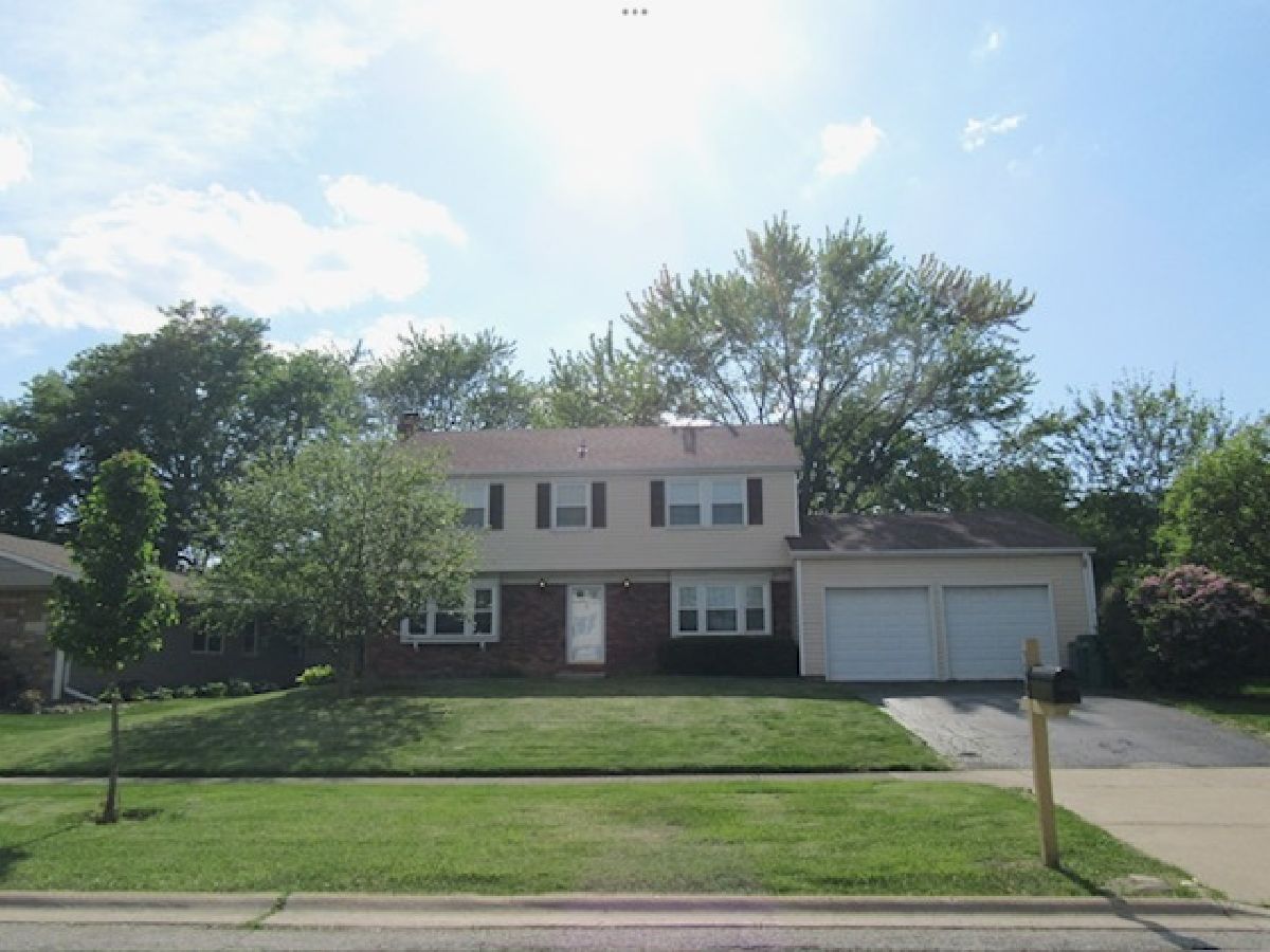 Homes Rented Strathmore Buffalo Grove Illinois, 821 Checker