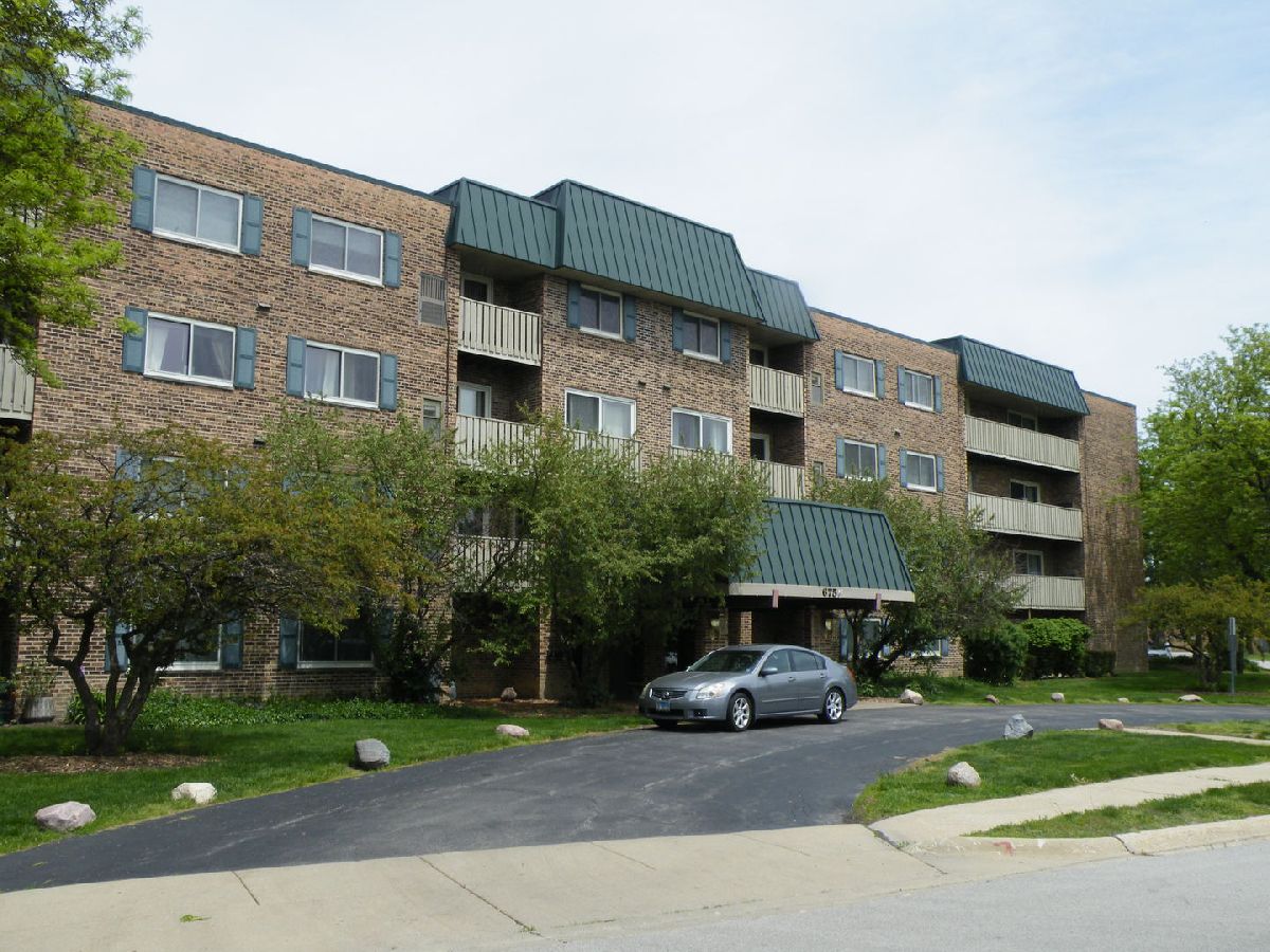 Condominiums Sold 12 Oaks Elk Grove Village Illinois, 675 Grove