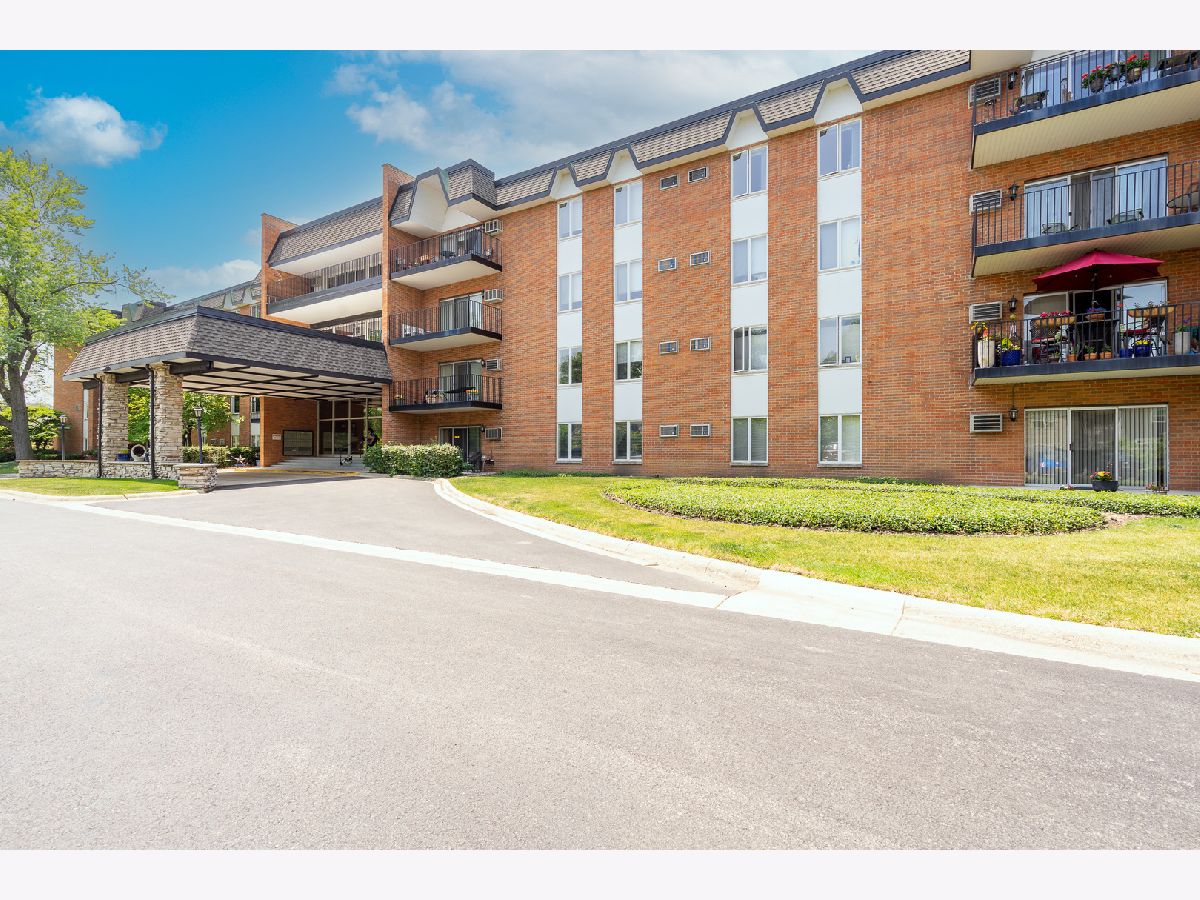 Condominiums Sold Westbrook South Downers Grove Illinois, 4225 Saratoga