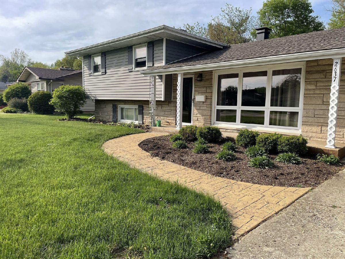 Homes Sold Cherry Hill Joliet Illinois, 2637 Star Lite