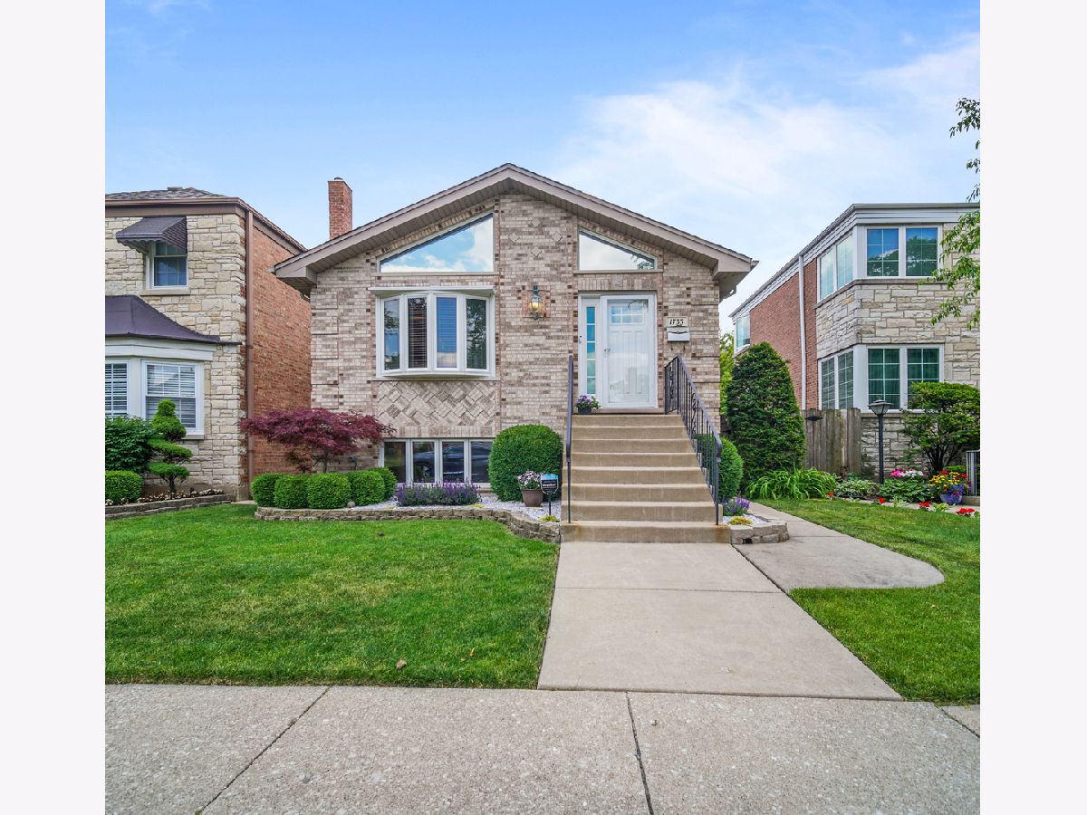 Homes & Condos & Townhomes Rented River Forest Manor Elmwood Park Illinois, 1733 75th