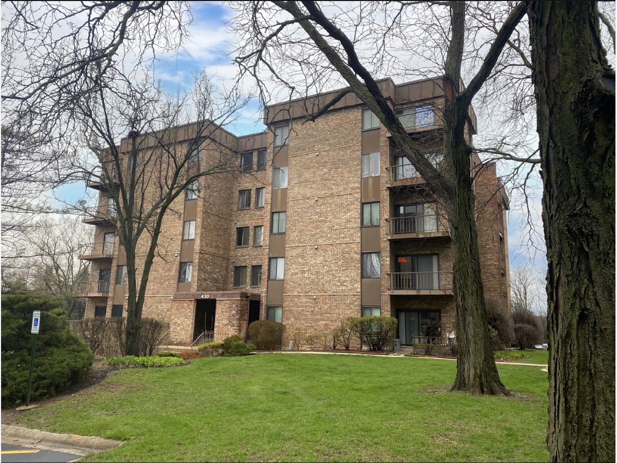 Condominiums Rented Walnut Creek Lisle Illinois, 430 Walnut Creek