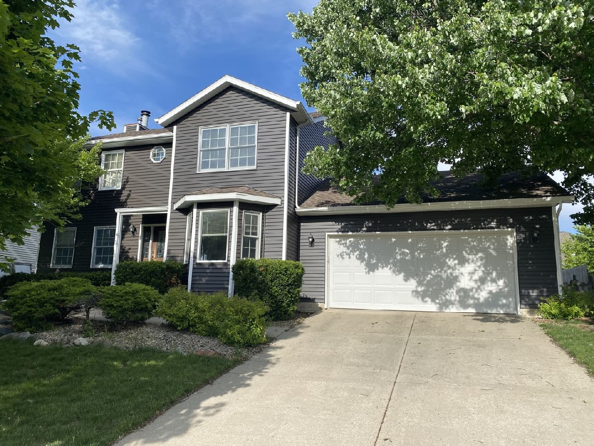 Homes & Condos & Townhomes Sold Highlands Ii Bloomington Illinois, 8 Holder