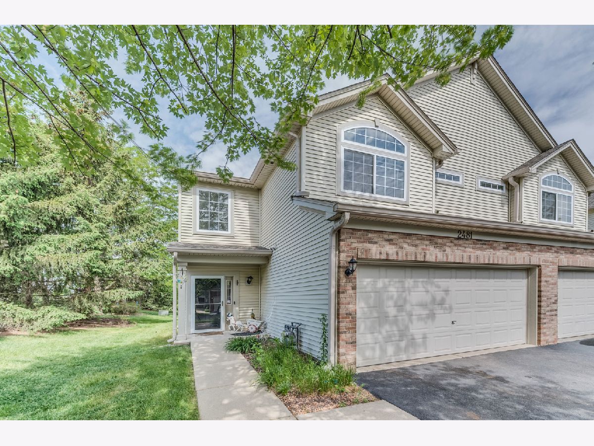 Townhomes Sold Abington Trace Aurora Illinois, 2481 Jamestown