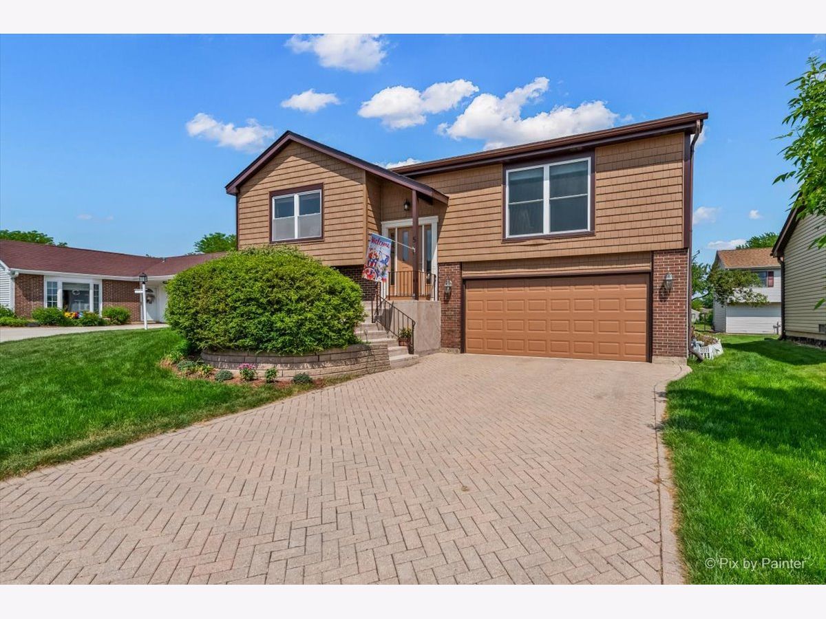 Homes Sold New England Village Streamwood Illinois, 5 Greystone