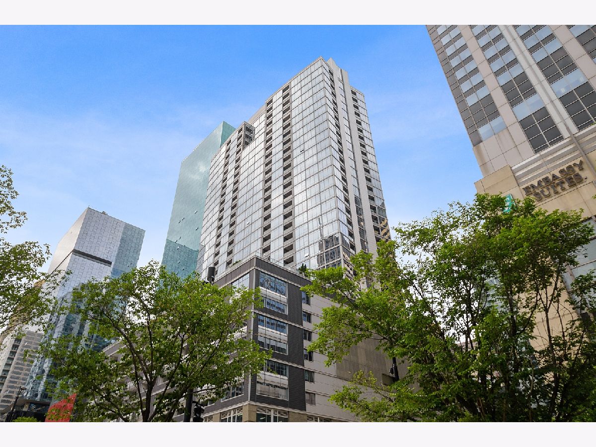Condominiums Rented Fairbanks At Cityfront Chicago Illinois, 240 Illinois