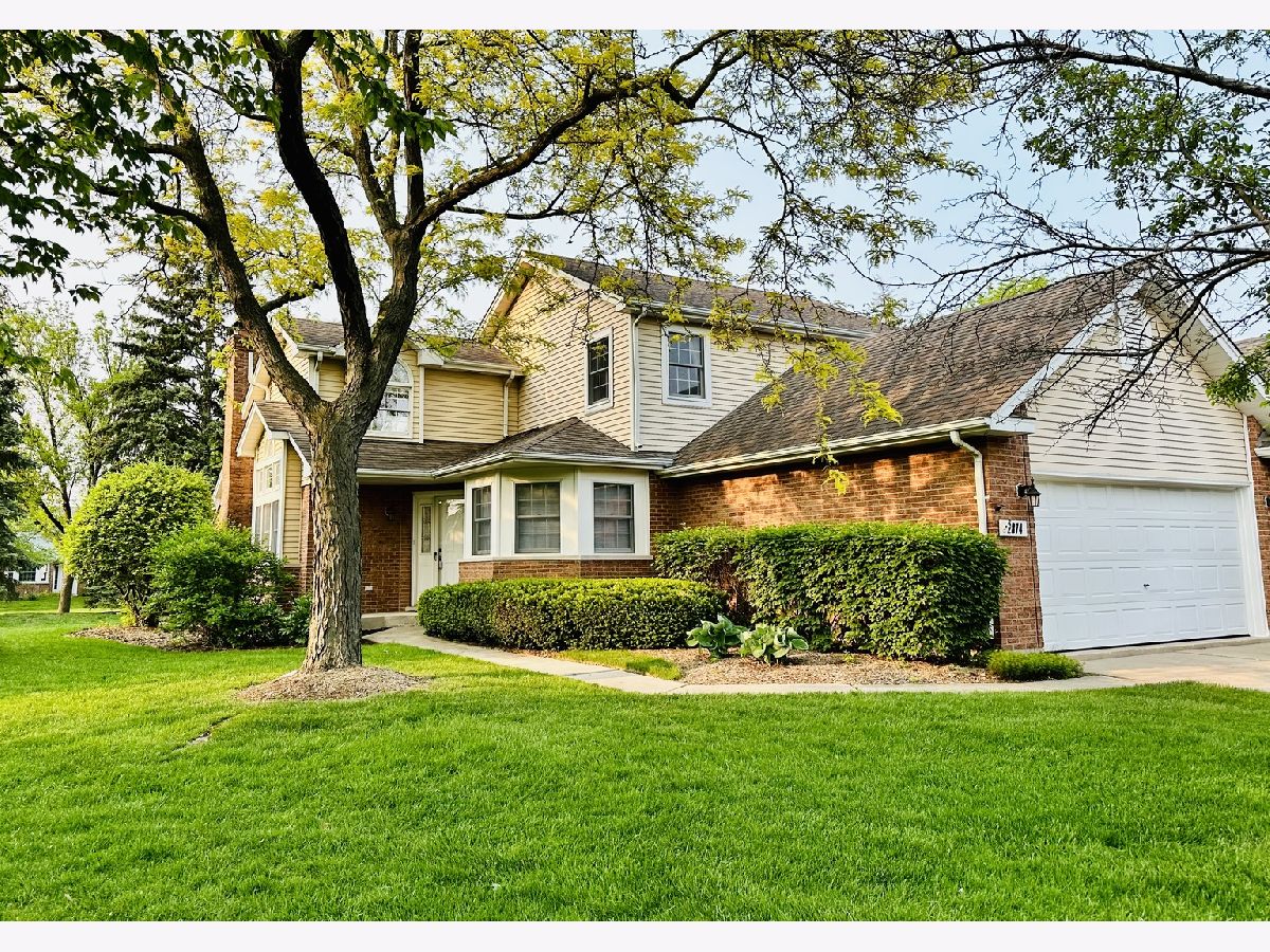 Townhomes Sold Water Tower Courts Darien Illinois, 2874 Aster