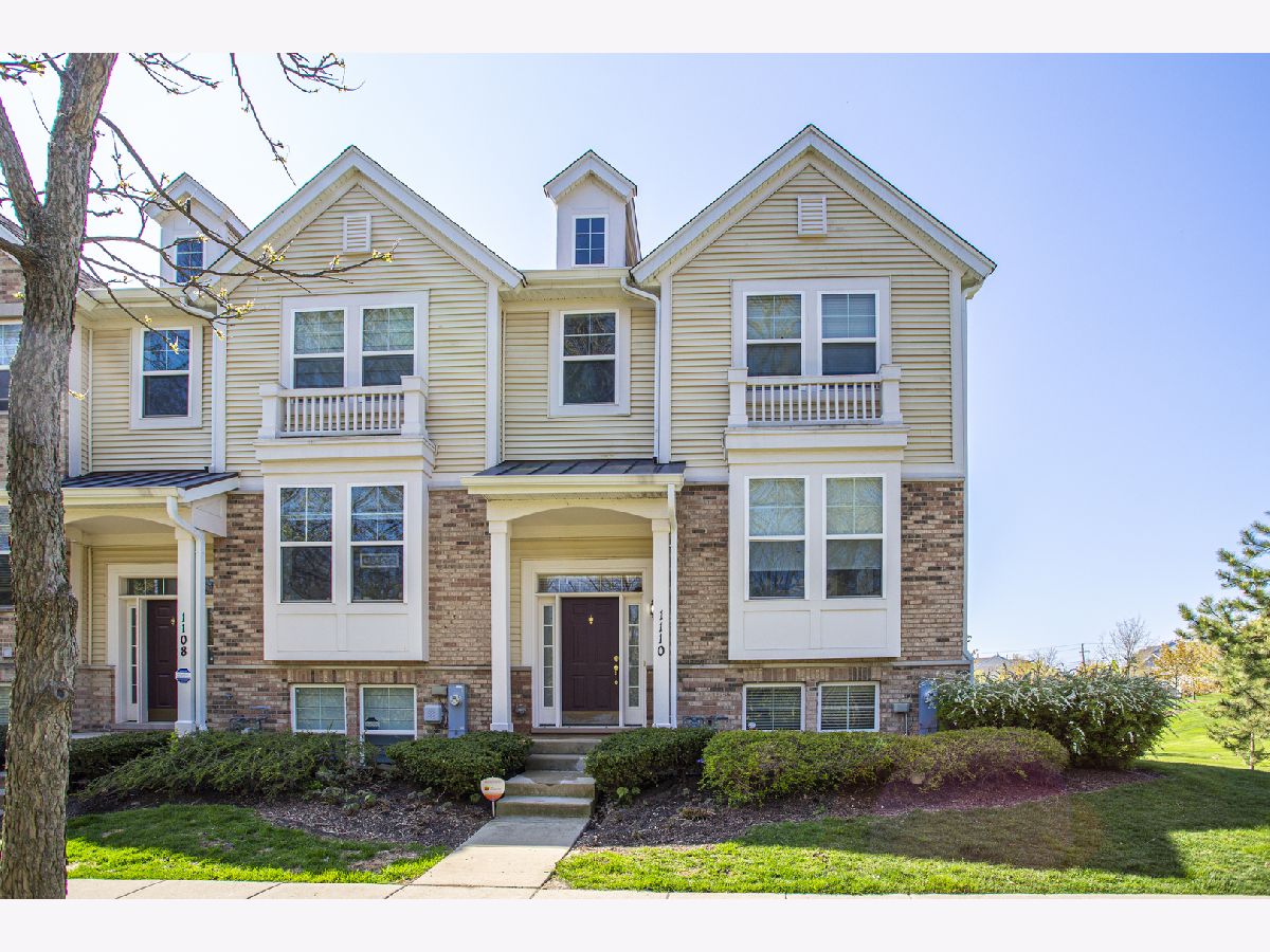 Townhomes Sold Villas Of Cambridge Streamwood Illinois, 1110 Tuscany