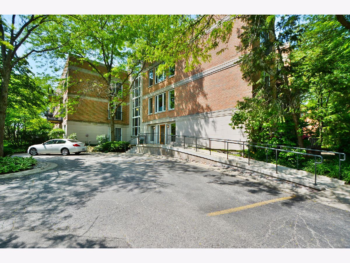 Condominiums Sold Laurel Place Lake Forest Illinois, 119 Laurel