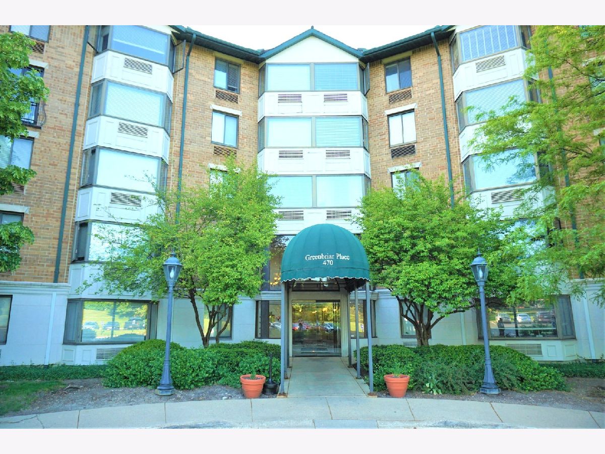 Condominiums Rented Greenbriar Place Glen Ellyn Illinois, 470 Fawell