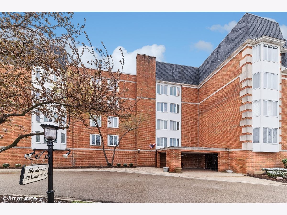 Cambridge On The Lake Buffalo Grove IL, Condominiums For Sale & For