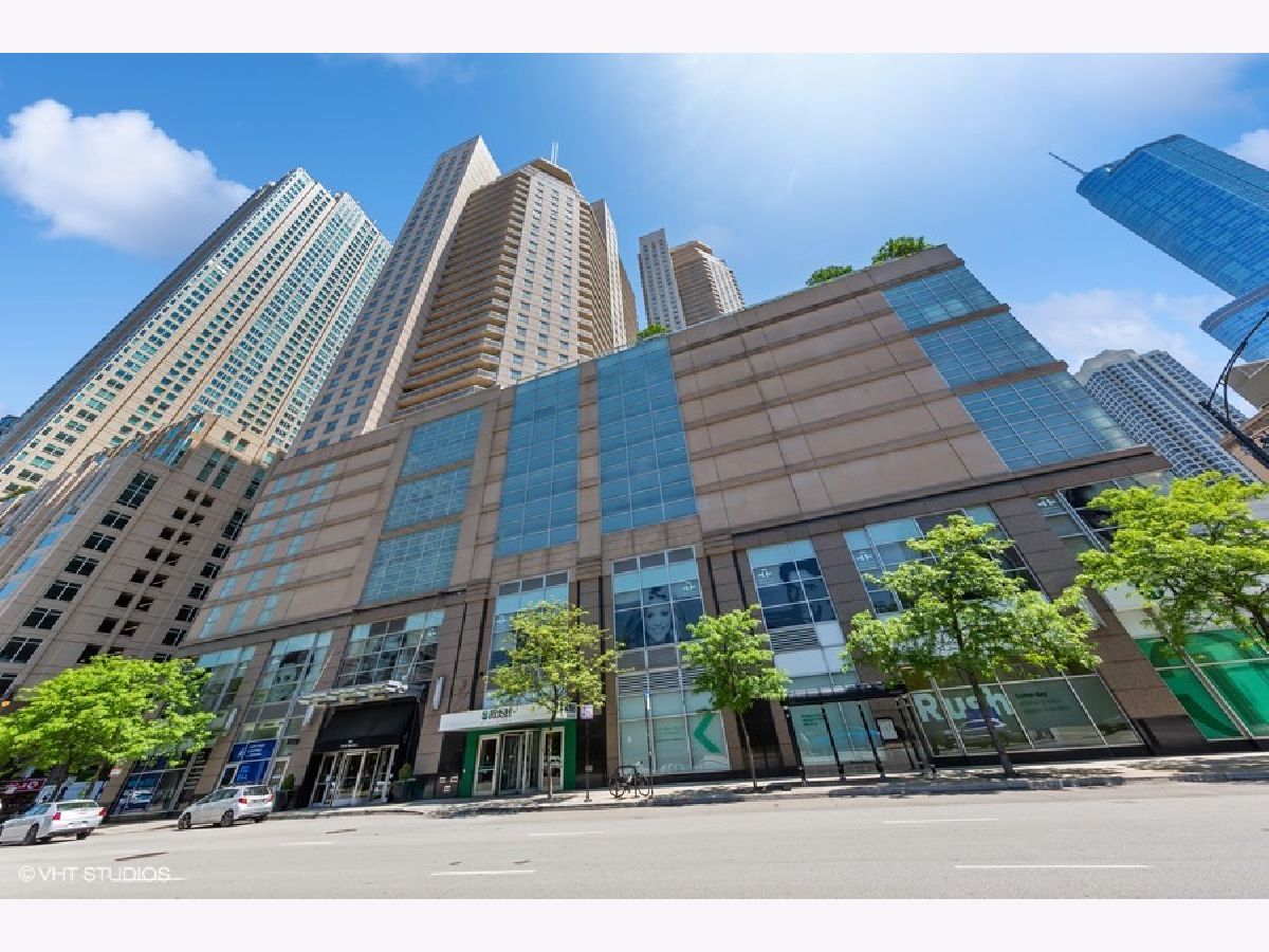 Condominiums Sold Grand Plaza Chicago Illinois, 545 Dearborn