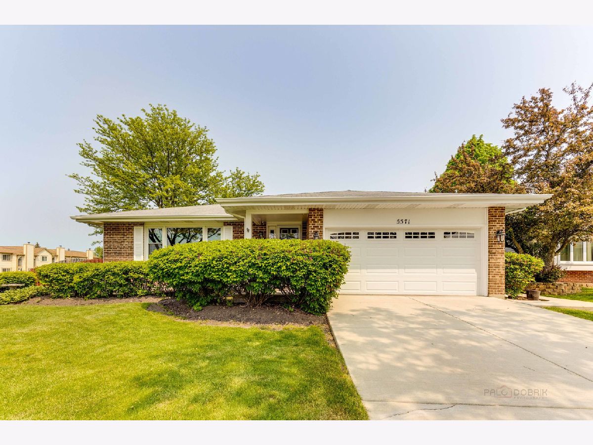Homes Sold Oakwood Landing Hanover Park Illinois, 5571 Redford