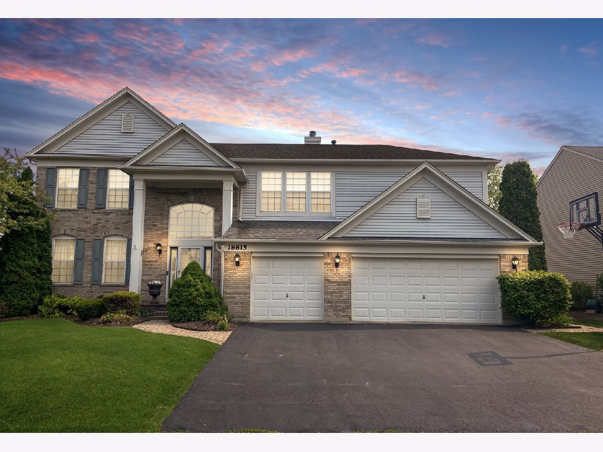Homes Sold Stratton Oaks Lake Villa Illinois, 18815 Wildflower