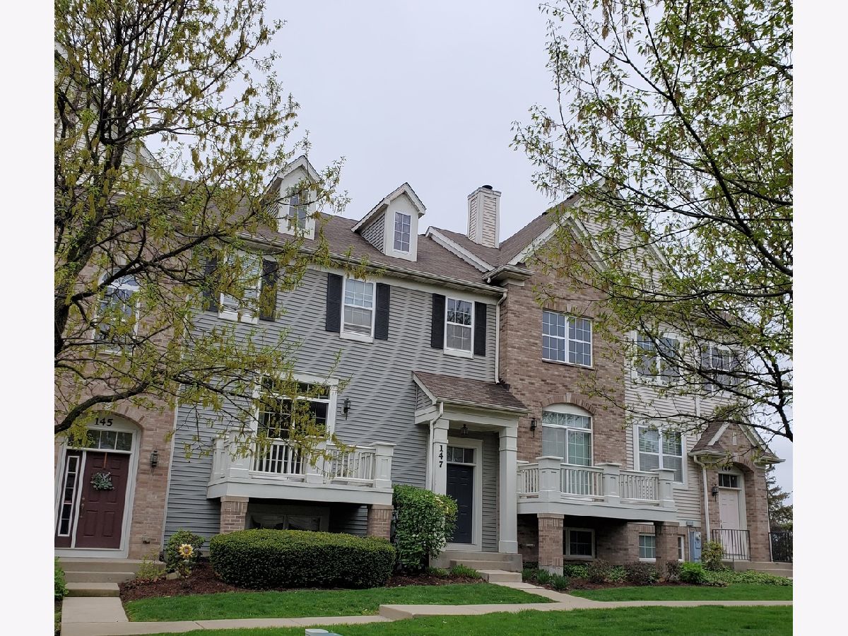 Townhomes & Condos Rented Fountains At Town Center Carol Stream Illinois, 147 Goldenhill