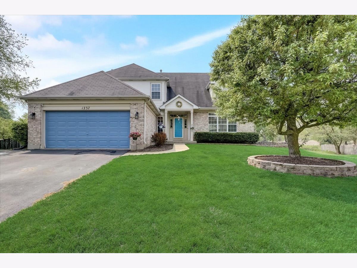 Homes Sold Harvest Run Crystal Lake Illinois, 1237 Harvest
