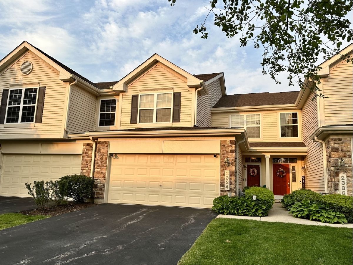 Townhomes & Homes Sold Georgetown Commons Aurora Illinois, 2334 Georgetown