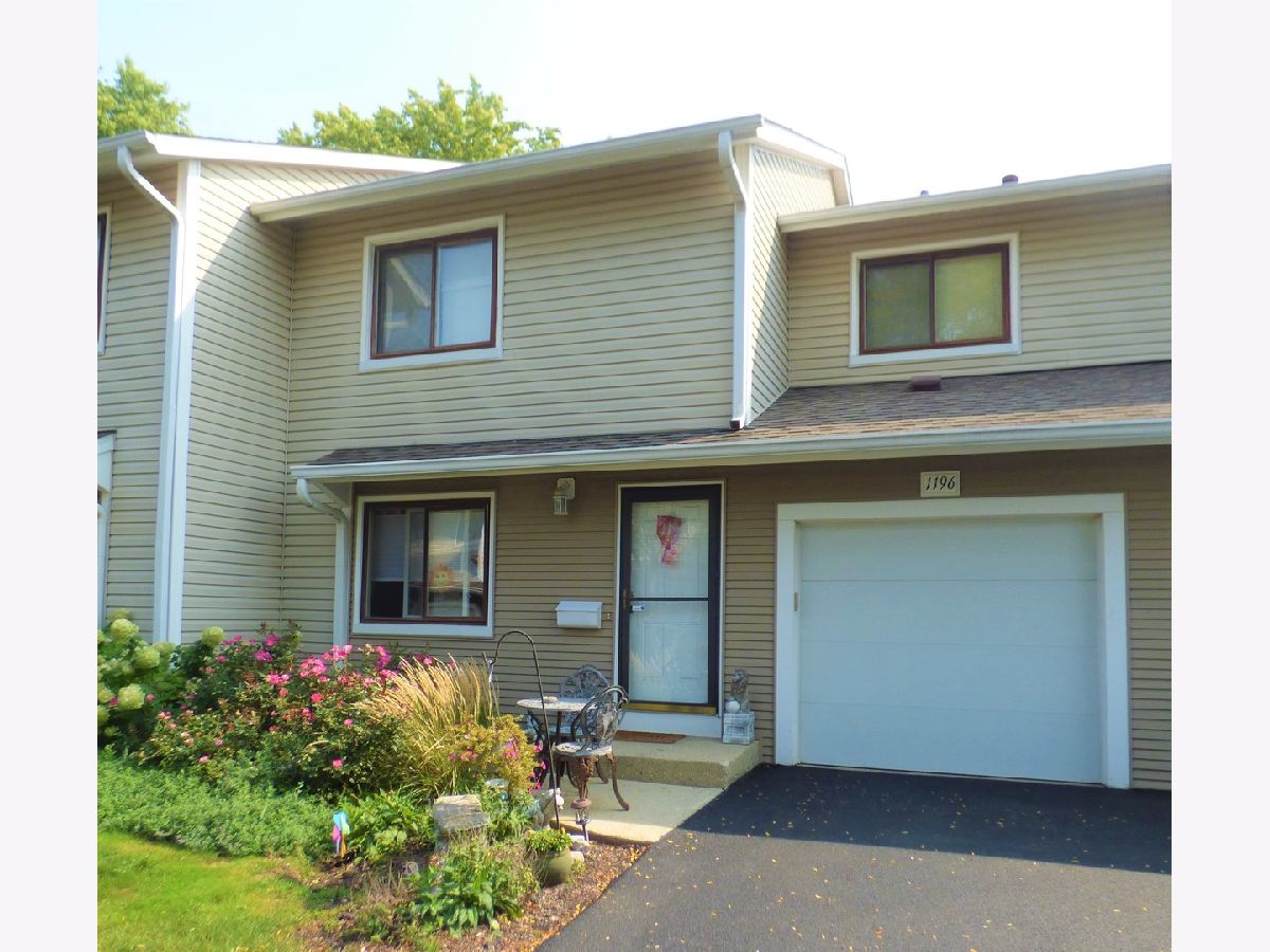 Townhomes & Condos Sold Cunningham Courts Palatine Illinois, 1196 Cunningham