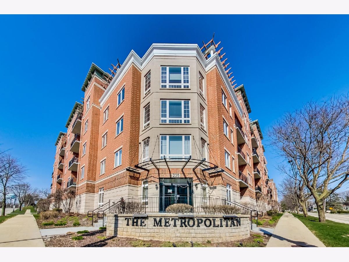 Condominiums Sold The Metropolitan Palatine Illinois, 235 Smith