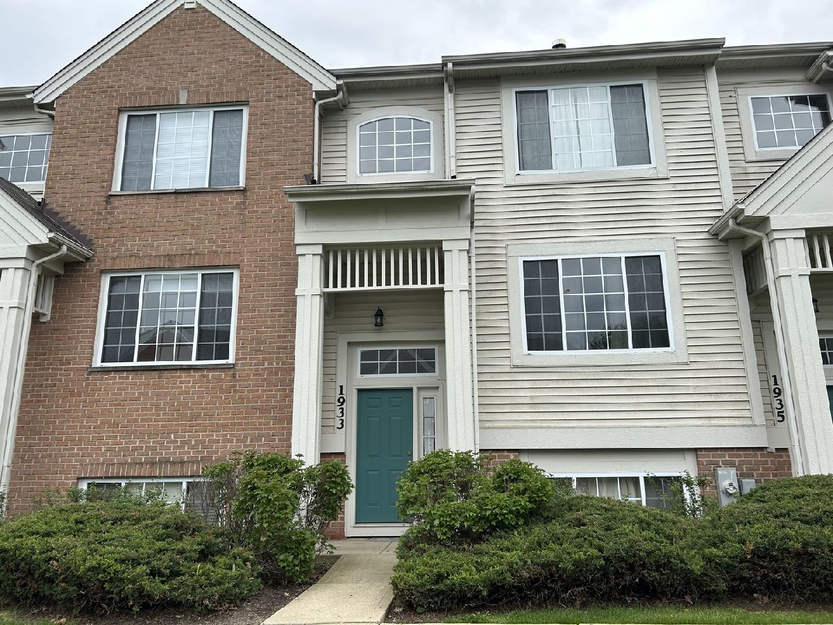Townhomes & Condos Rented Morgan Hill Mchenry Illinois, 1933 Concord