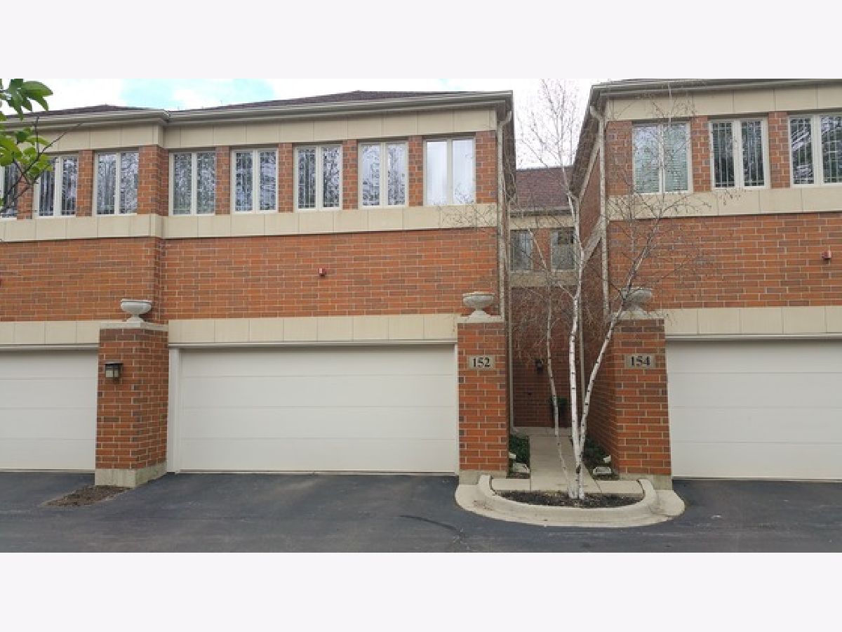 Townhomes Rented Prairie View North Libertyville Illinois, 152 Finstad