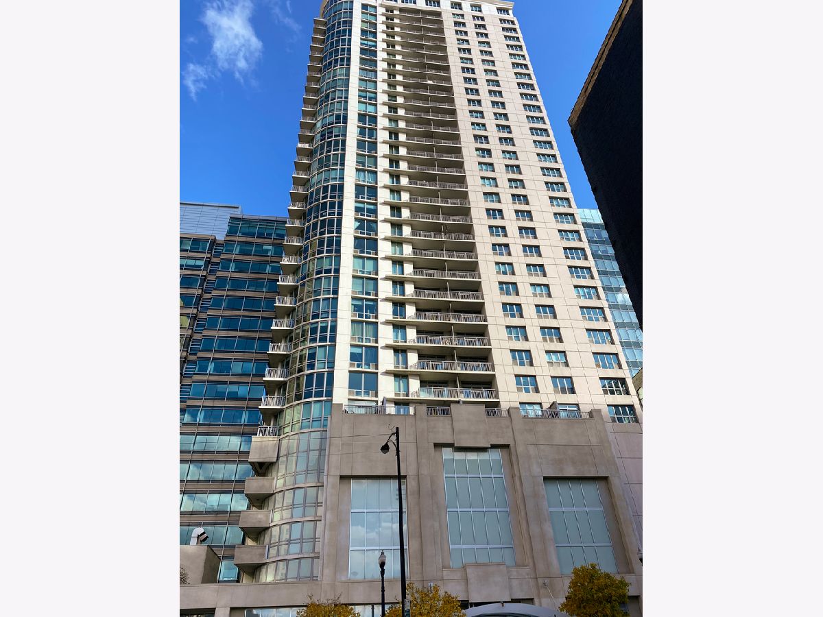 Condominiums Rented Park Alexandria Chicago Illinois, 125 Jefferson