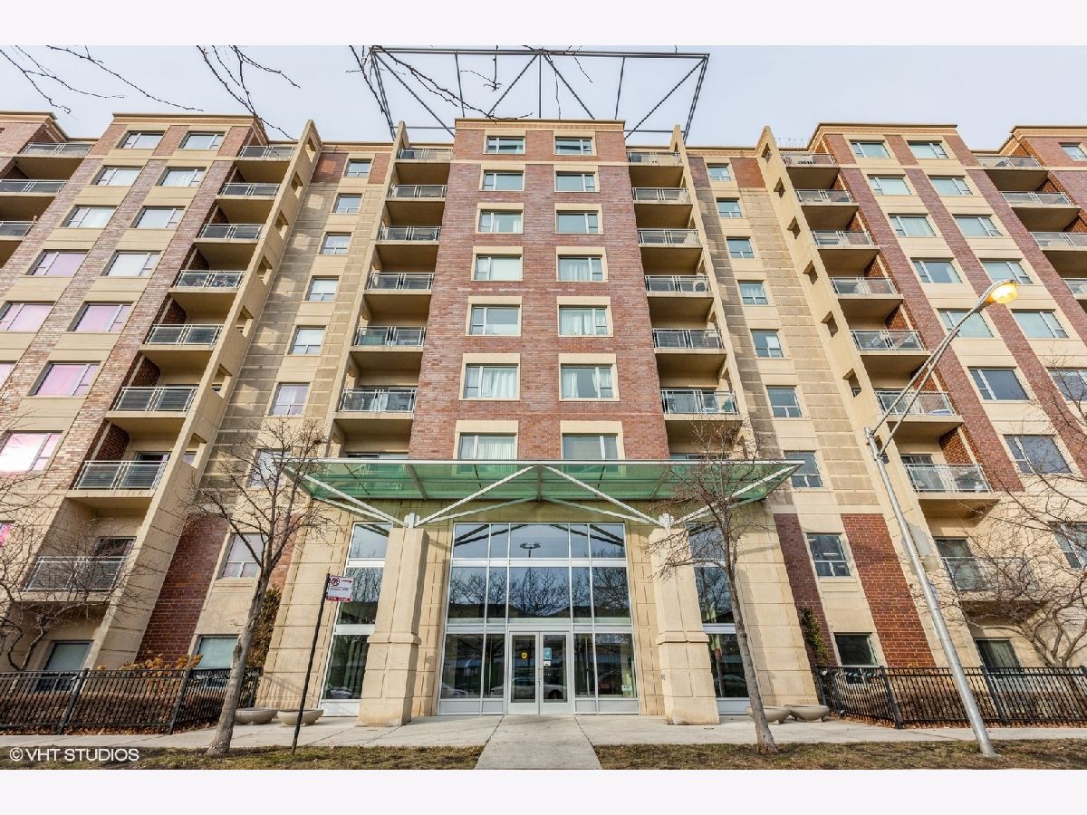 Condominiums Rented Westhaven Park Chicago Illinois, 100 Hermitage