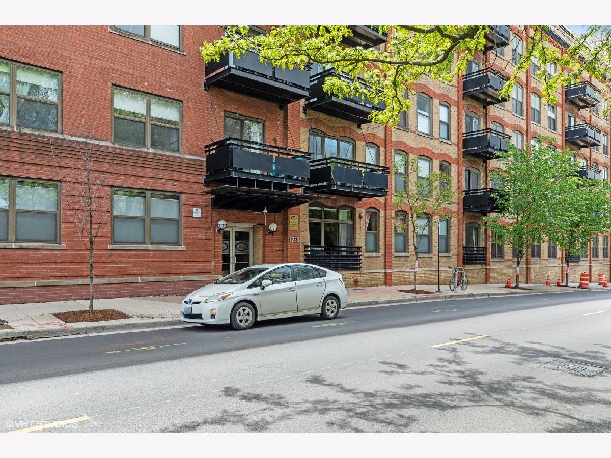 Condominiums Sold Regal Lofts Chicago Illinois, 1735 Diversey