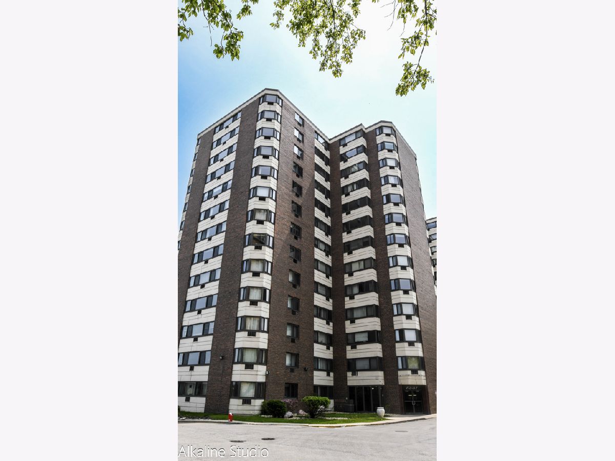 Condominiums Rented Lake Terrace Condominiums Chicago Illinois, 7337 South Shore