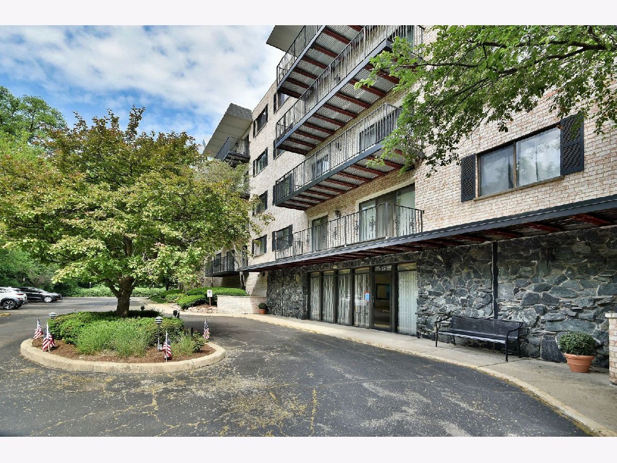 Condos & Townhomes Sold Oakbrook Terrace East Oakbrook Terrace Illinois, 1S150 Spring