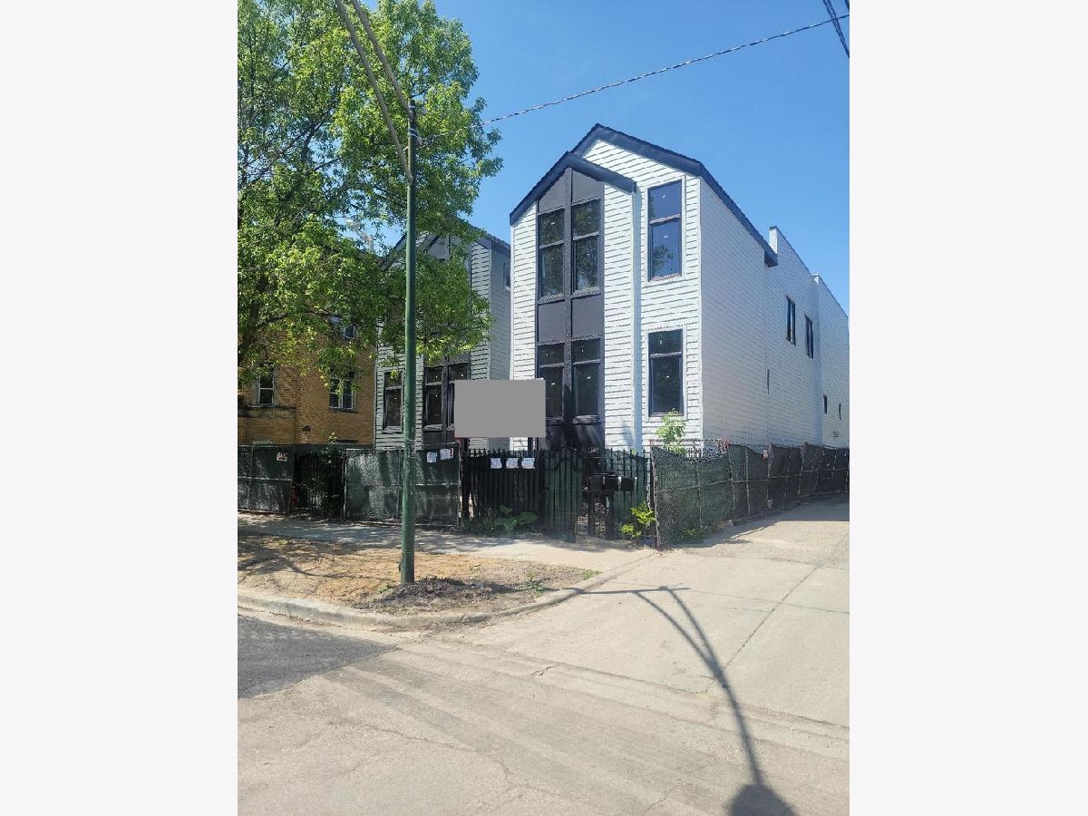 Condominiums & Homes Sold Palmer Square Chicago Illinois, 2140 Sawyer