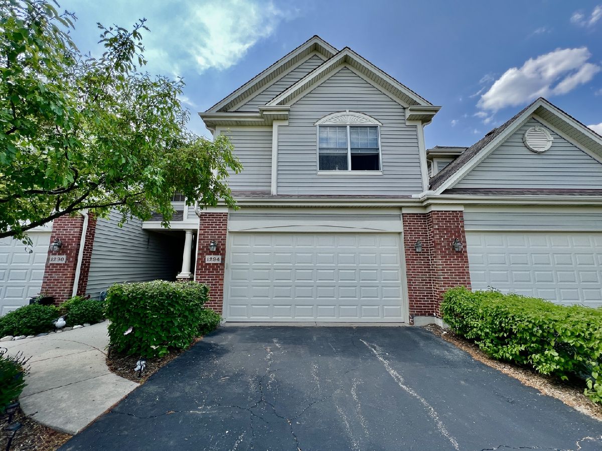 Townhomes Sold West Lake Cary Illinois, 1294 Prairie View