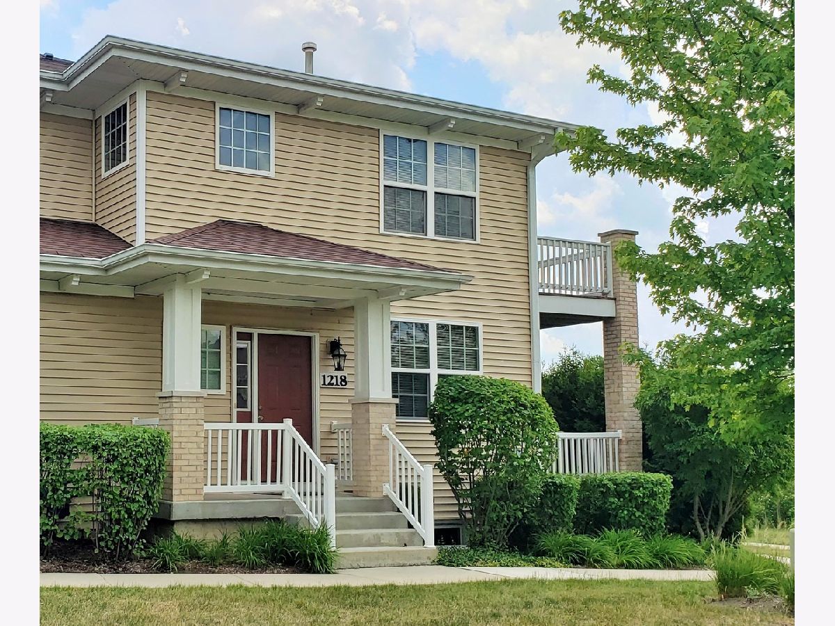Townhomes Rented Walnut Glen Crystal Lake Illinois, 1218 Walnut Glen