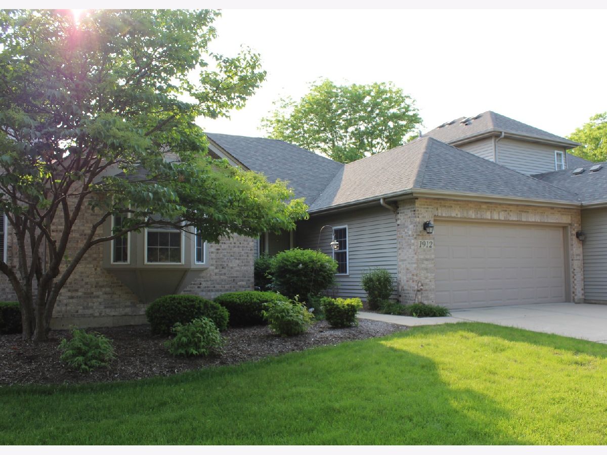 Townhomes Sold Lora Lei Acres Aurora Illinois, 1912 Margaret