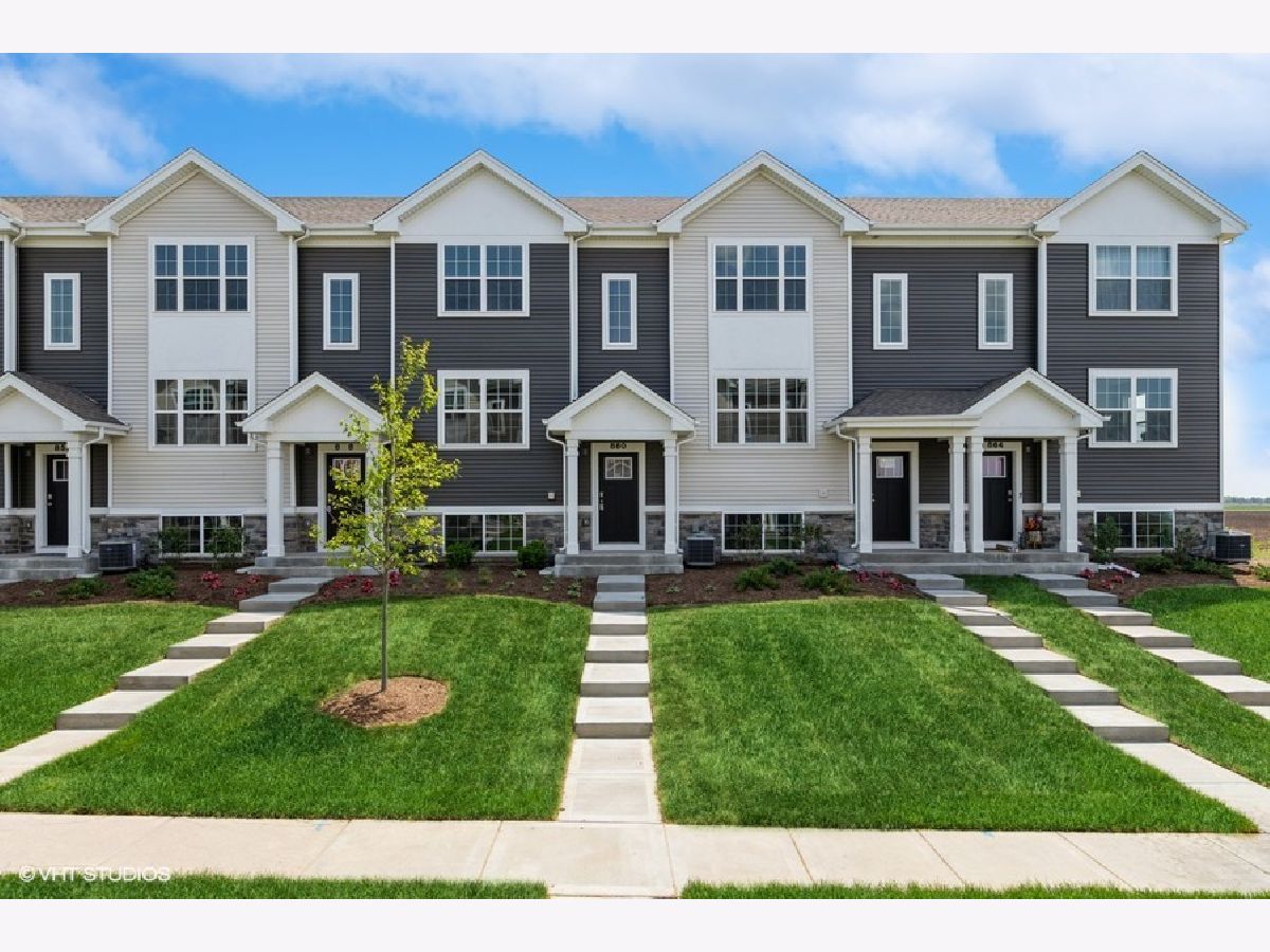 Homes & Condos & Townhomes Rented Prairie Ridge Hampshire Illinois, 860 Briar Glen