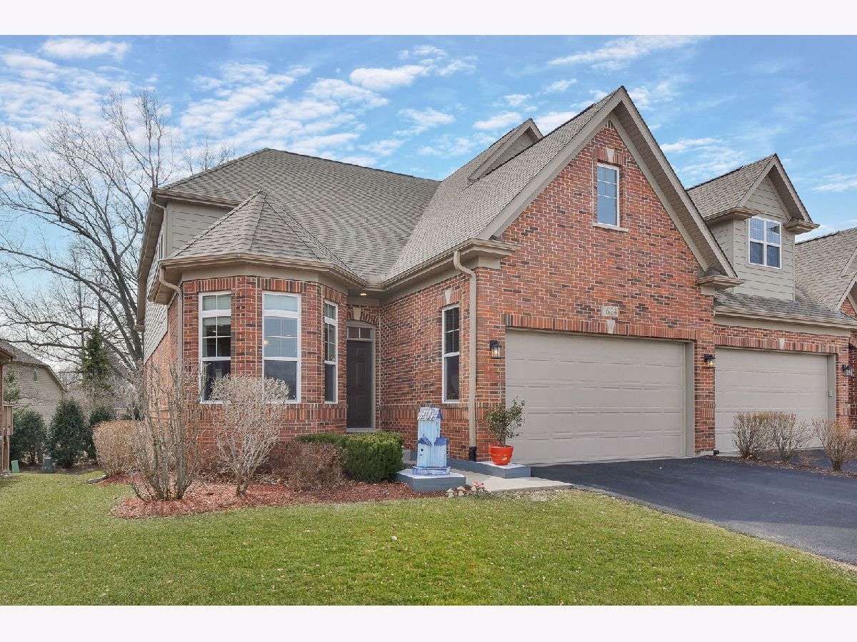 Townhomes Sold Villas At Trafford Place Naperville Illinois, 1624 Castle Lawn