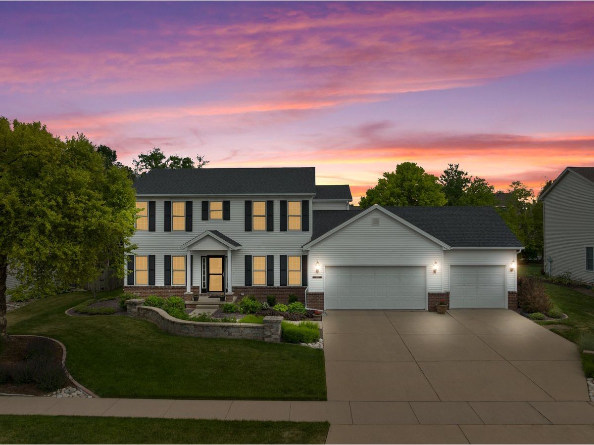 Homes & Condos & Townhomes Sold Eagle Crest Bloomington Illinois, 3615 Connie Kay