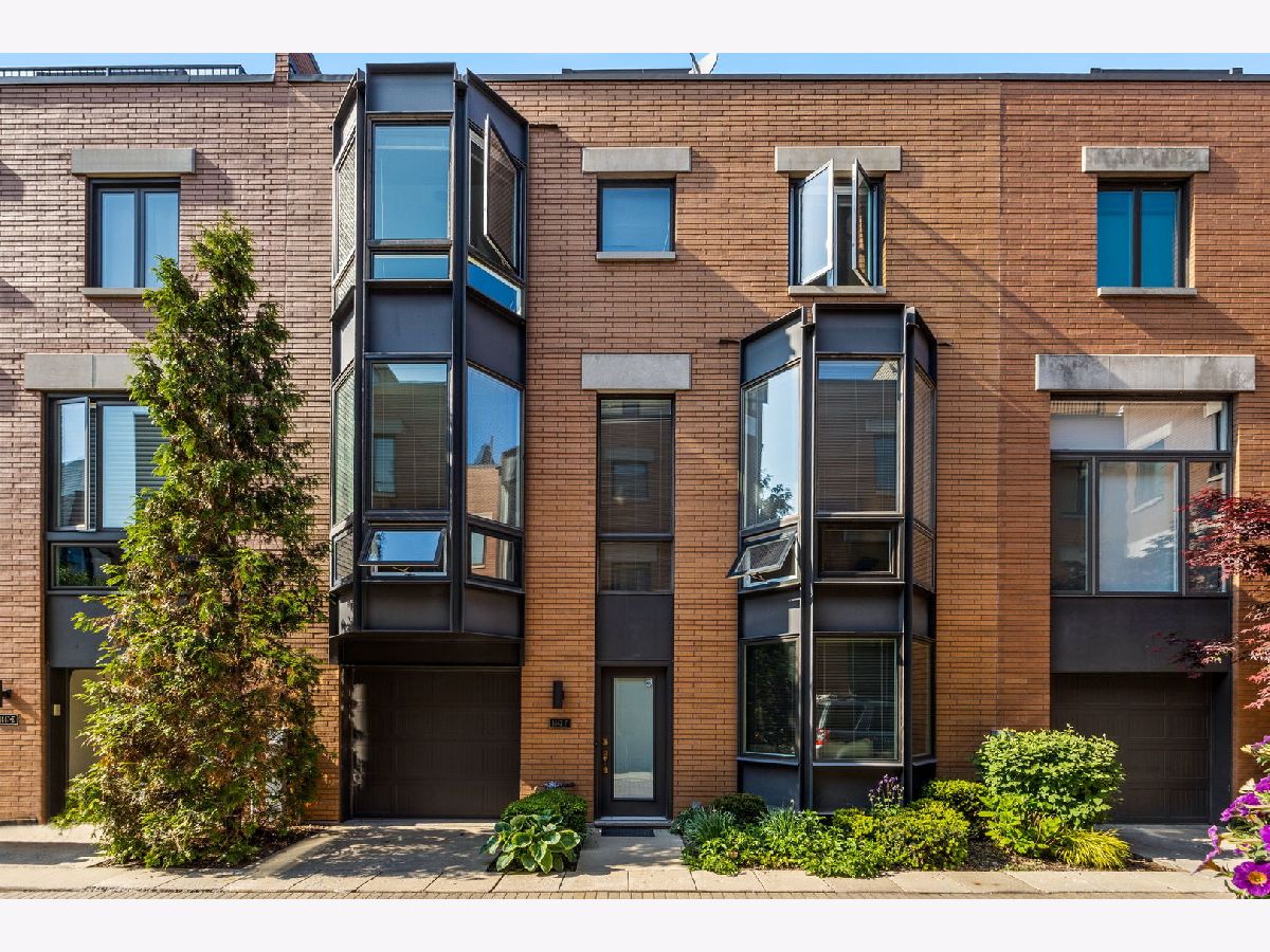Townhomes & Condos Sold Cleveland Court Chicago Illinois, 1447 Cleveland