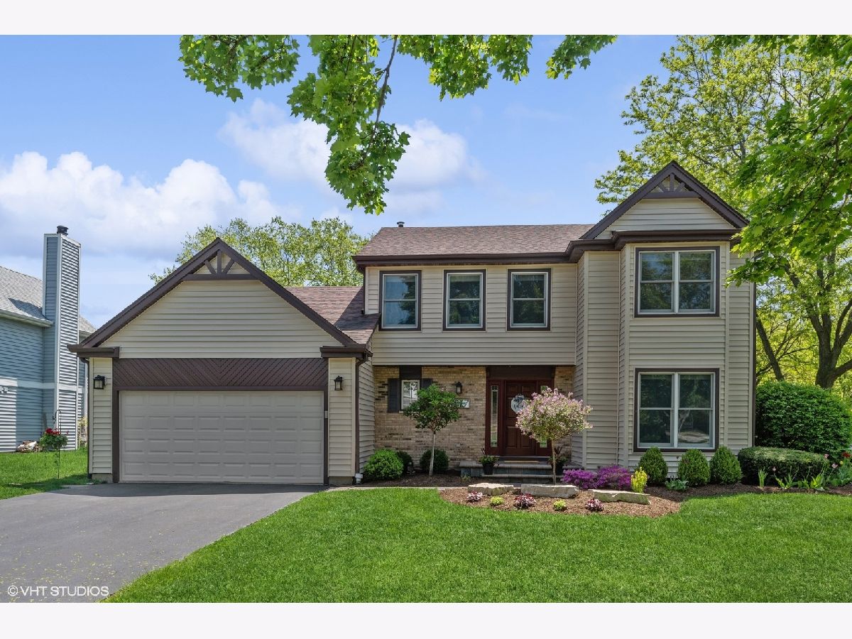 Homes Sold Country Grove Schaumburg Illinois, 2317 Featherstone