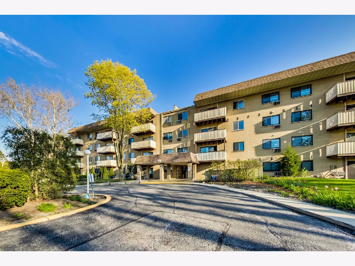Condominiums & Homes Sold Westgate Mount Prospect Illinois, 290 Westgate
