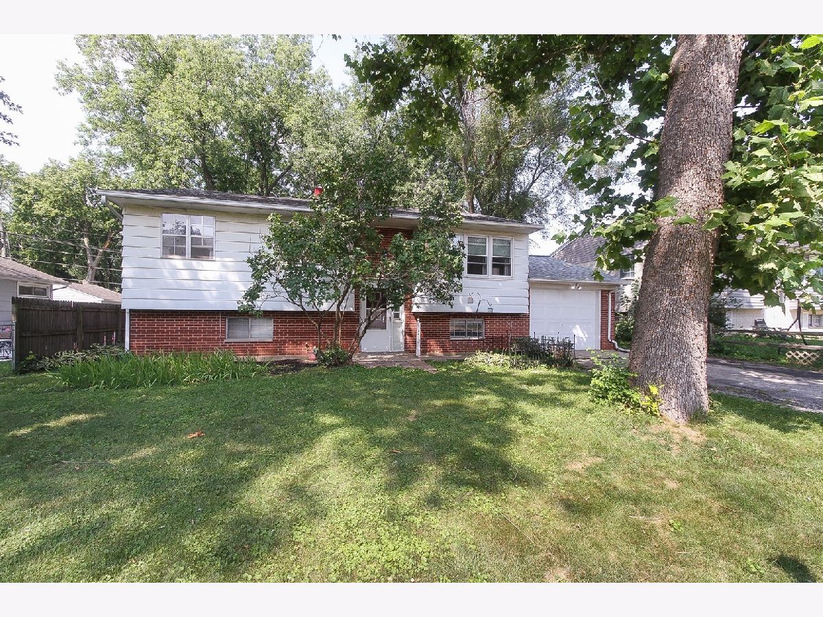 Homes Sold Manor Crystal Lake Illinois, 7513 Hemlock