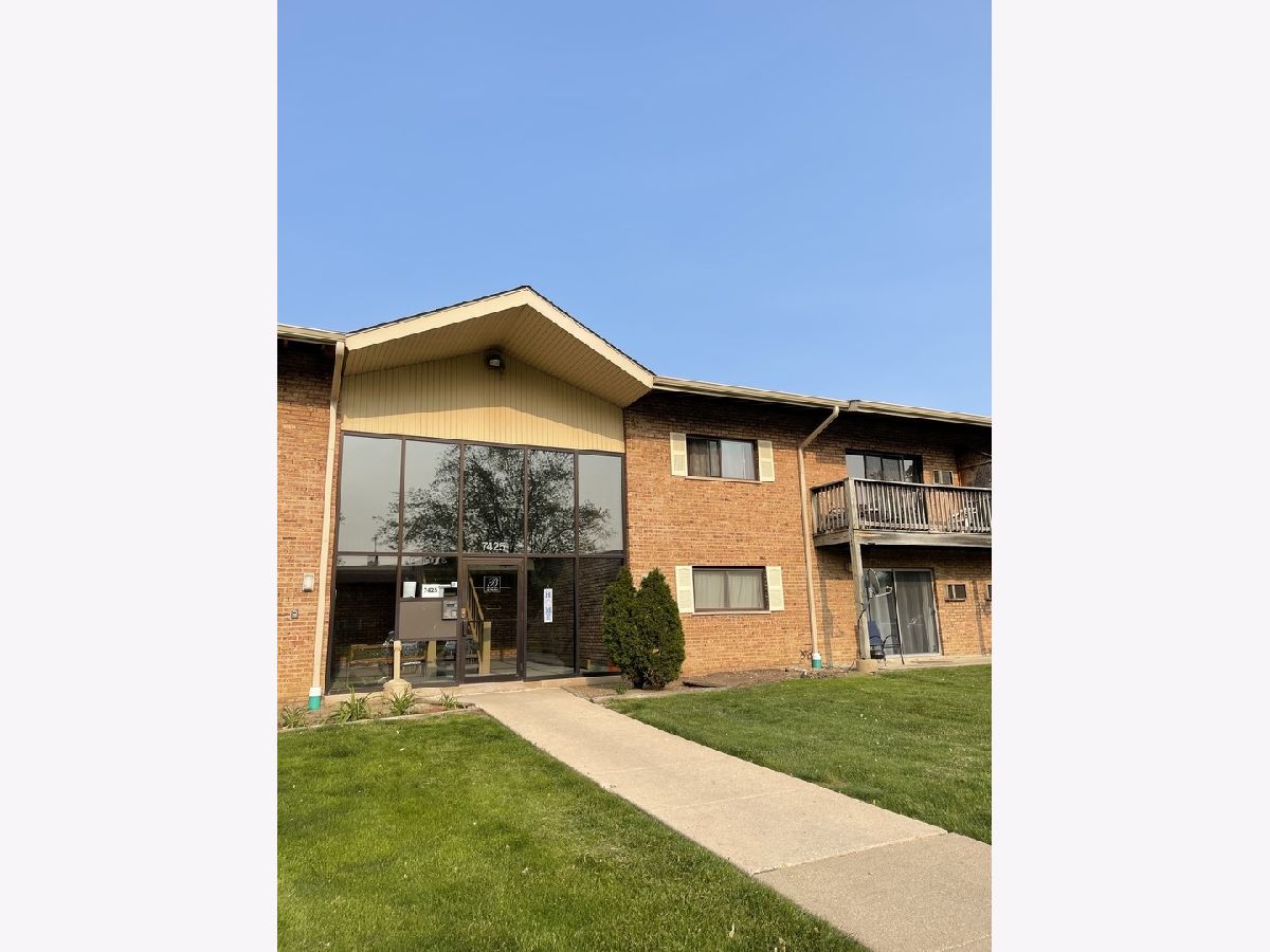 Condominiums Sold Brookdale At Darien Condominiums Darien Illinois, 7425 Brookdale